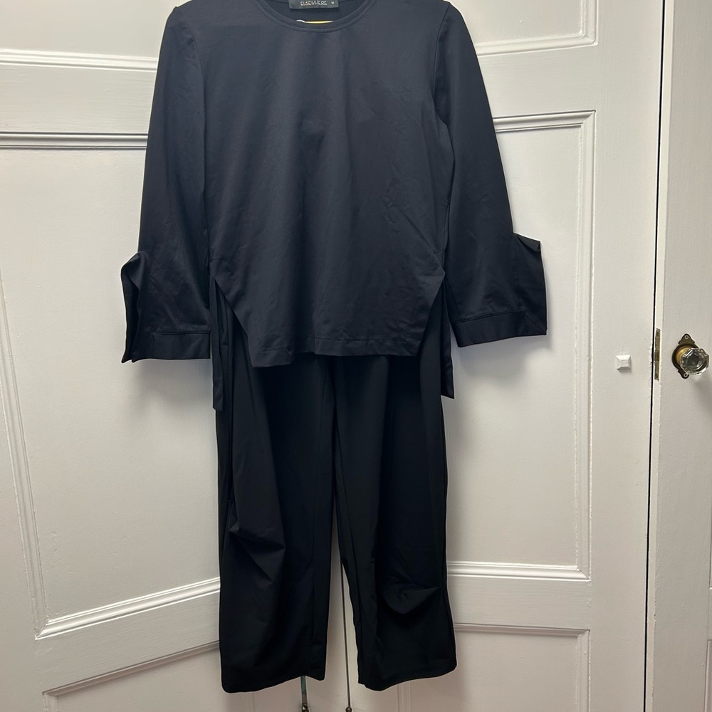 Chic Black shirt and cropped pants 2pcs